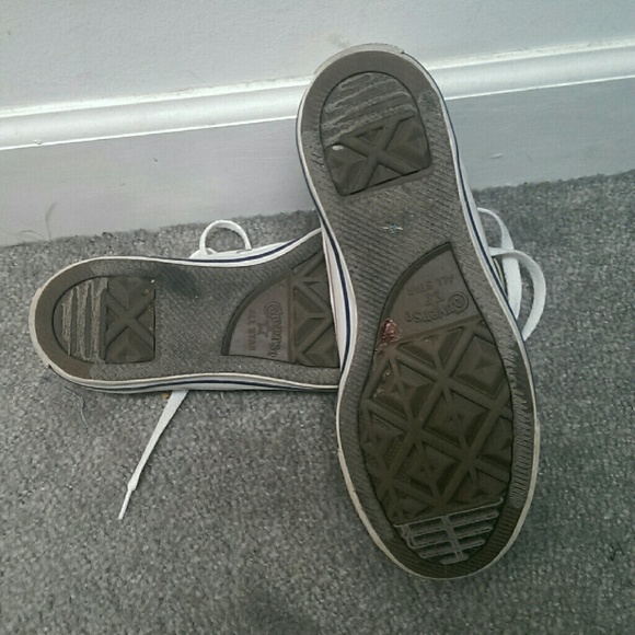 White converse - Picture 3 of 3